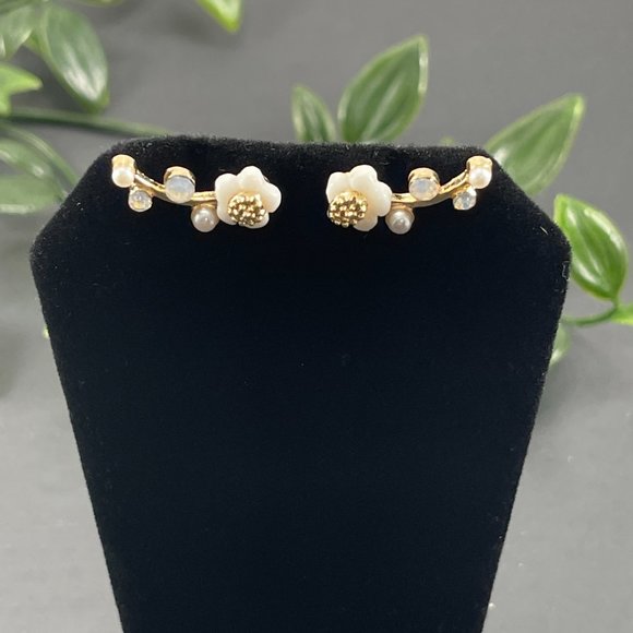Floral Flower Climber Pearl Stud Earrings New - Picture 9 of 12